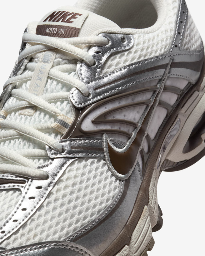 کتونی روزمره زنانه Nike Air Max Moto 2K برند Nike (نایک)