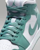 کتونی روزمره زنانه Air Jordan 1 Mid برند Nike (نایک)