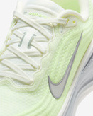 کتونی روزمره کفش مردانه Nike Vomero Plus برند Nike (نایک)