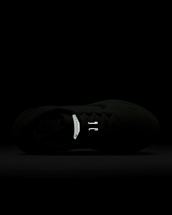 کتونی روزمره کفش مردانه Nike Vomero Plus برند Nike (نایک)