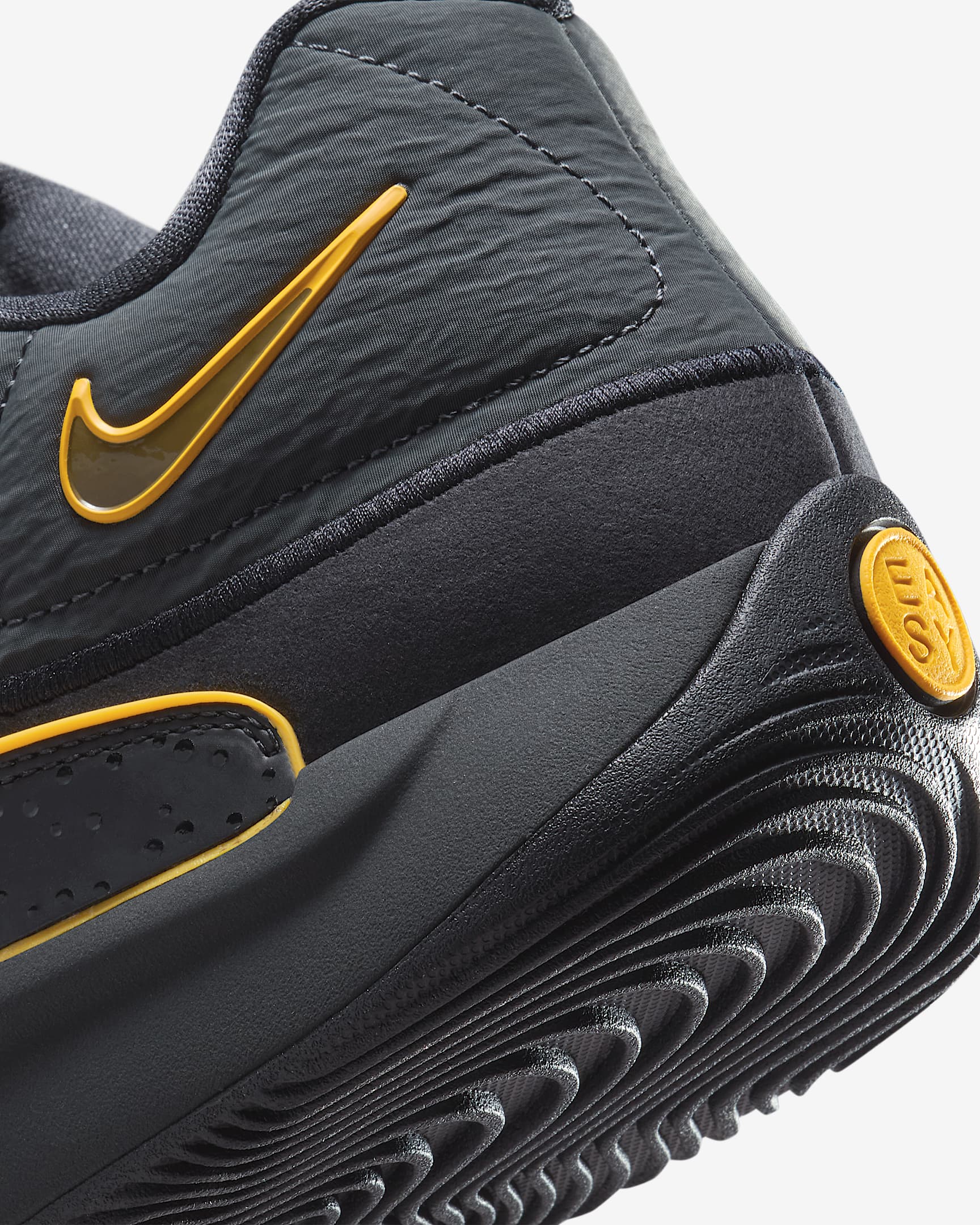 کفش ورزشی کفش مردانه KD18 برند Nike (نایک)